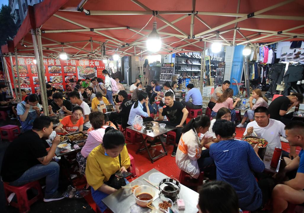 适合夜市的生意（90后小夫妻看卖羊肉汤月入50000）